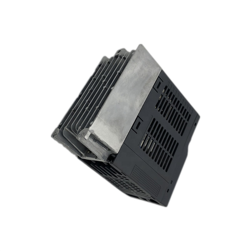 FR-E800 미츠비시 전자식 인버터 1은 50Hz 0.75kW 240V E820S-0050-4-60을 단계적으로 시행합니다